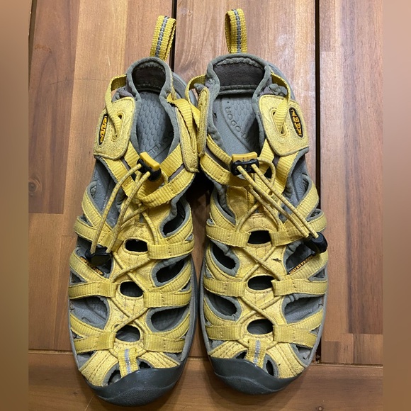 Keen women’s hiking sandals - size 8 - Picture 2 of 5